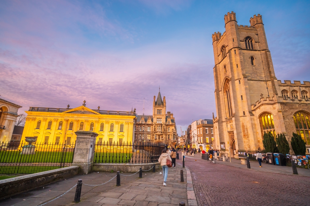 DÉL-ANGLIA NAGYKÖRUTAZÁS