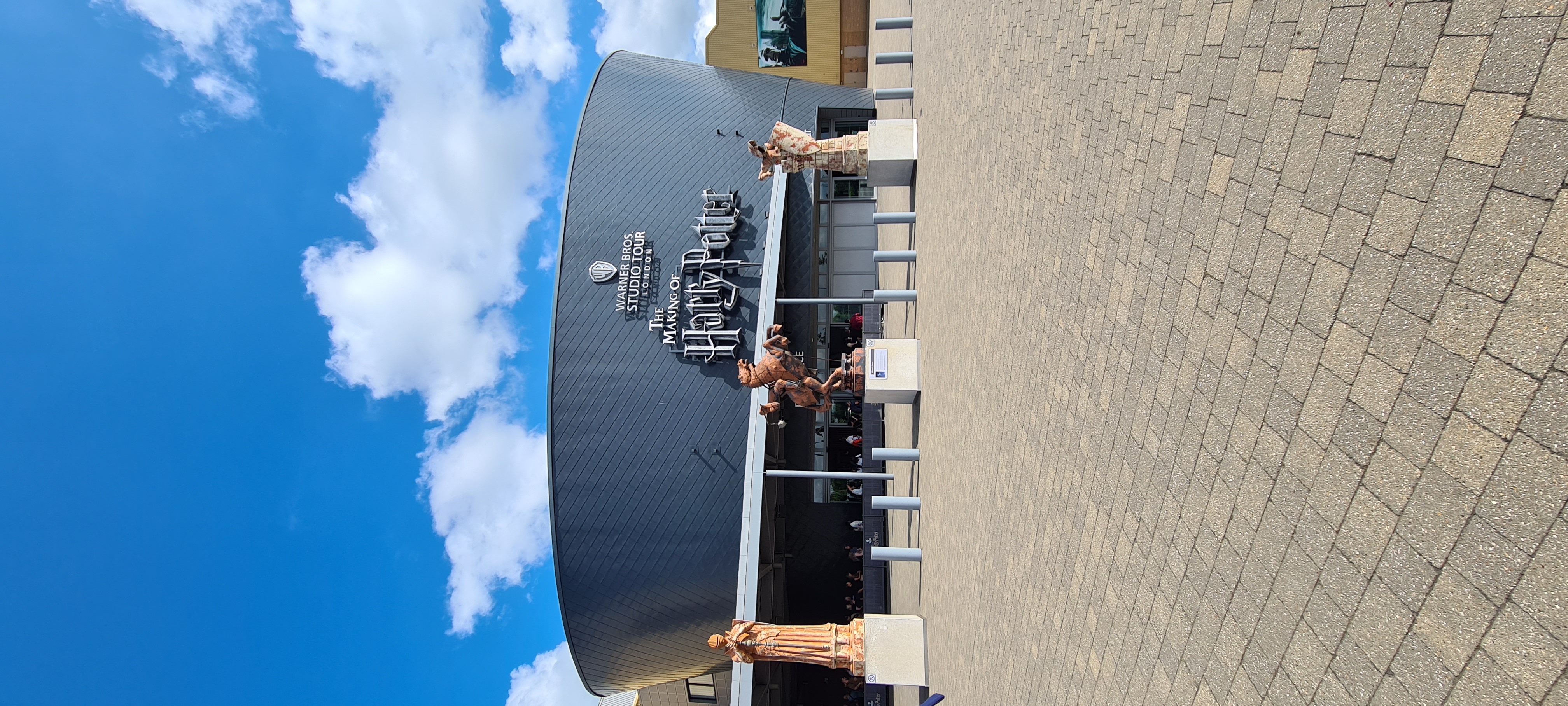 Warner Bros Harry Potter stúdió kívülről.