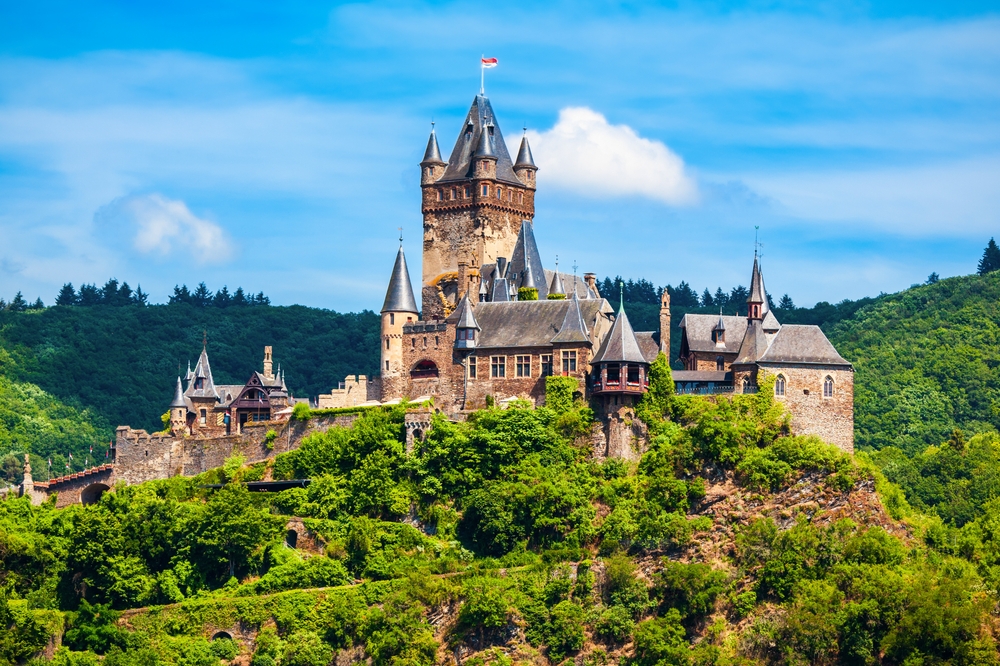 A képen a németországi Cochem városában található Reichsburg Cochem (Cochemi vár) látható. 