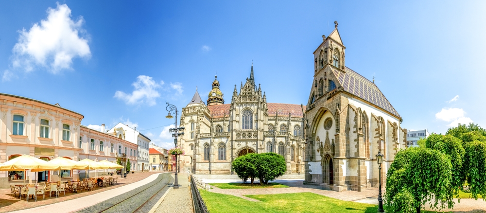 SZLOVÁKIA TÖRTÉNELMI VÁROSAI - TÚRÁVAL A TERMÉSZETBEN