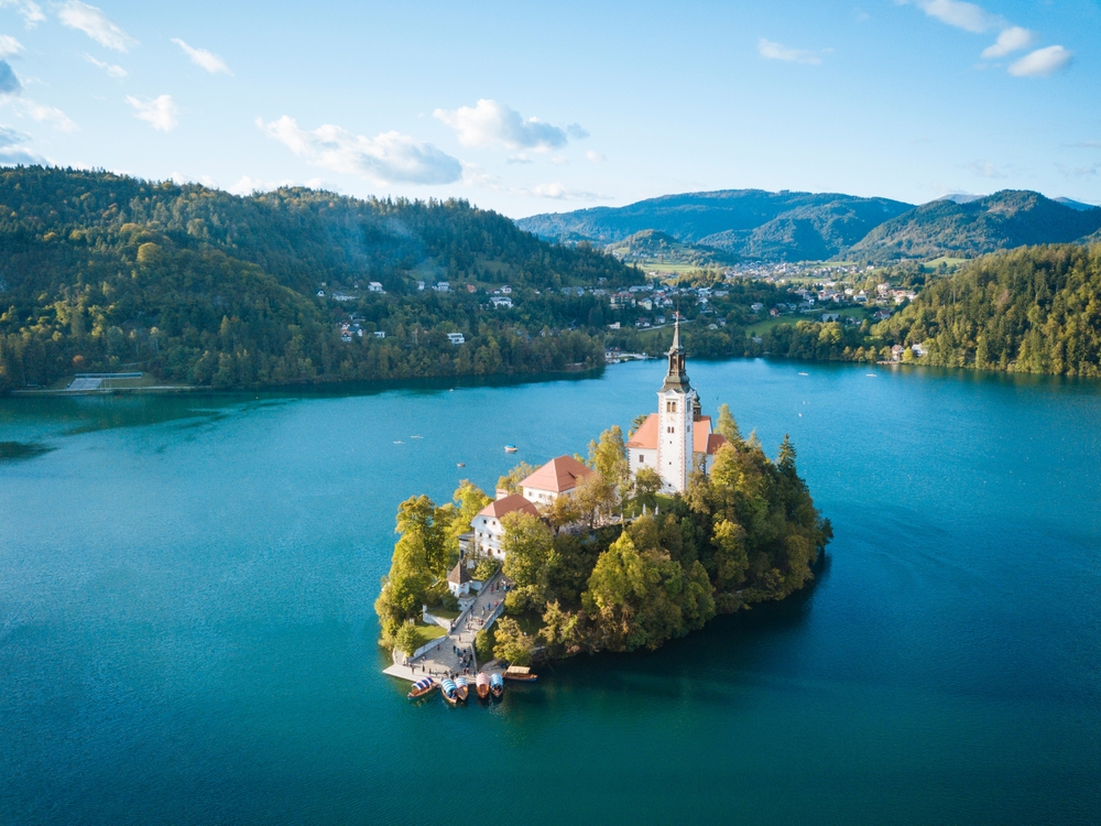 VARÁZSLATOS SZLOVÉNIA KÉNYELMES TÚRÁKKAL A TERMÉSZETBEN, WELLNESS PIHENÉSSEL